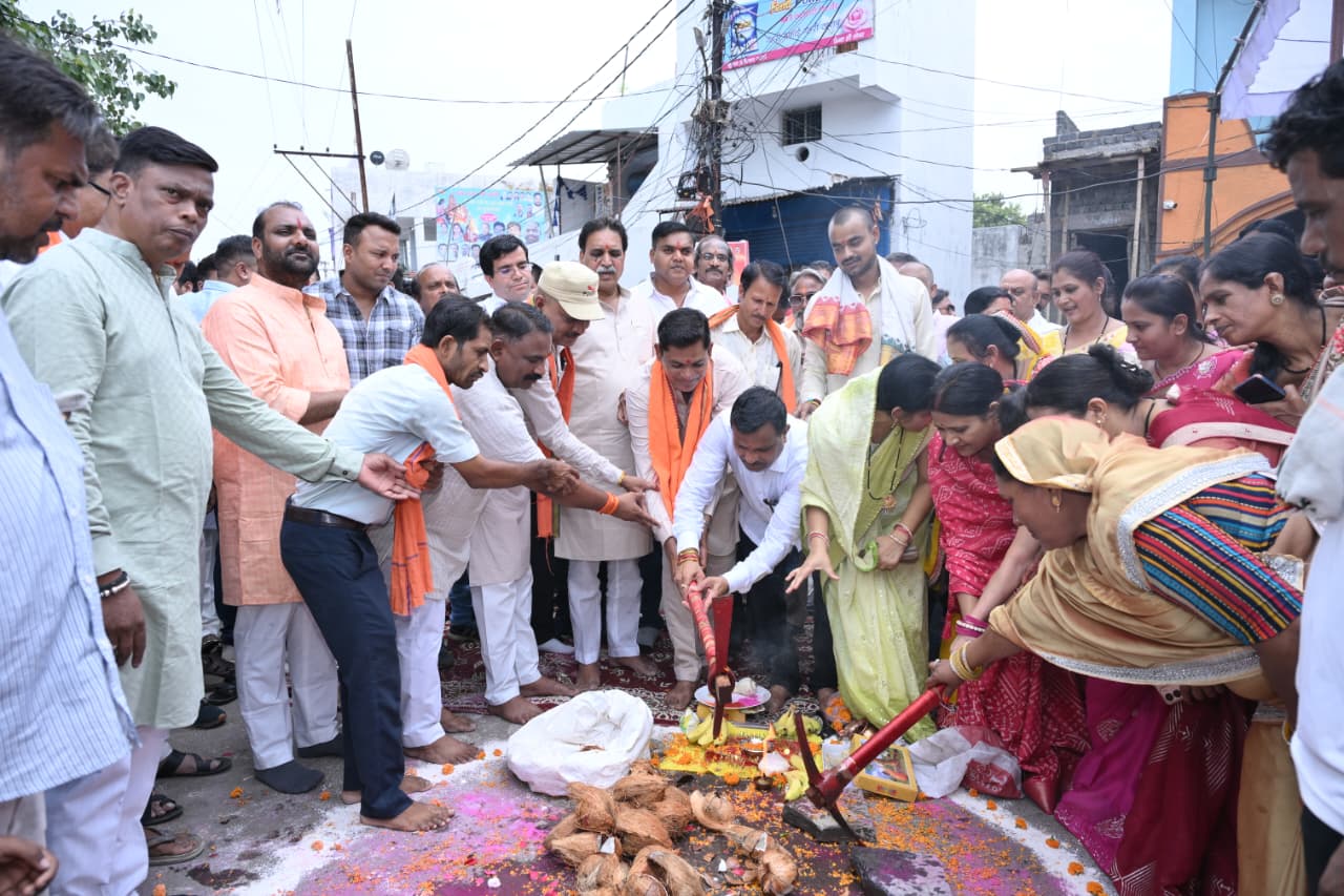 गरीबो के बच्चों को महंगे निजी स्कूलों की तरह रायपुर पश्चिम में प्ले स्कूल की सुविधाएं शीघ्र मिलेंगी - मूणत 